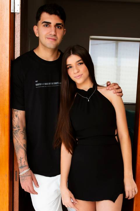 Ensaio Feminino. Fotos Dia das Mães. Bom Despacho. Fotos Estúdio.'