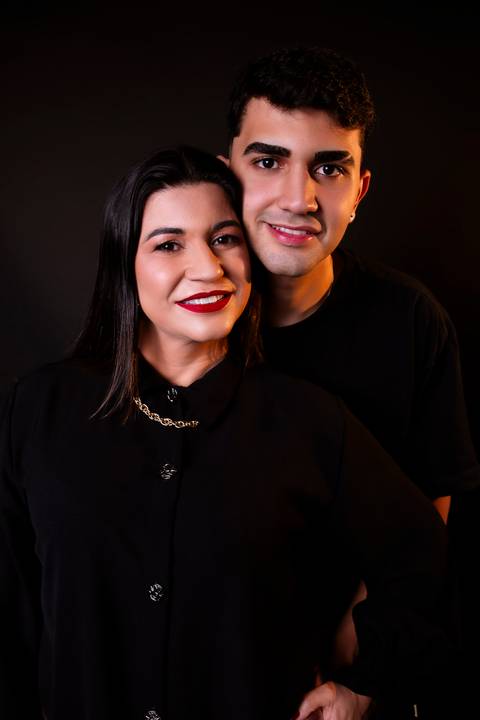 Ensaio Feminino. Fotos Dia das Mães. Bom Despacho. Fotos Estúdio.'