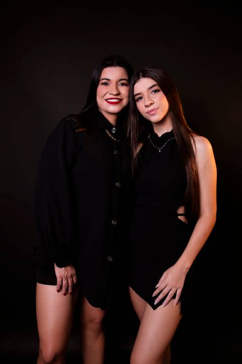 Ensaio Feminino. Fotos Dia das Mães. Bom Despacho. Fotos Estúdio.'