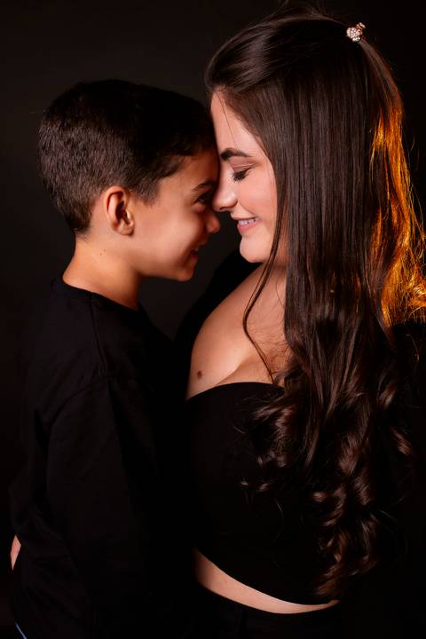 Ensaio Feminino. Fotos de Estúdio. Foto Dia das mães. Mãe e filho.'