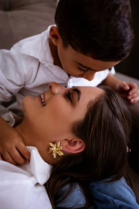 Ensaio Feminino. Fotos de Estúdio. Foto Dia das mães. Mãe e filho.'