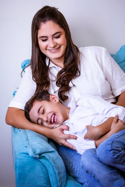 Ensaio Feminino. Fotos de Estúdio. Foto Dia das mães. Mãe e filho.'