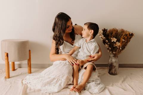 Dia das Mães. Ensaio de família. Fotos sensuais. Fotos de casal. Renata Bridges. Bom Despacho.'