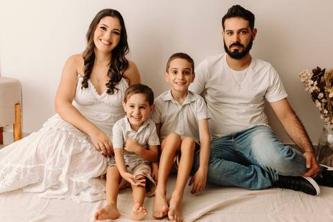 Dia das Mães. Ensaio de família. Fotos sensuais. Fotos de casal. Renata Bridges. Bom Despacho.'