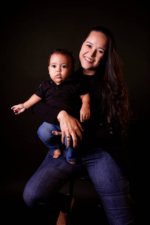 Ensaio Corporativo. Fotos Corporativa. Fotos de Estúdio. Ensaio Feminino. Fotos mãe e filho. Renata Bridges. Bom Despacho'
