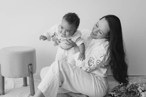Ensaio Corporativo. Fotos Corporativa. Fotos de Estúdio. Ensaio Feminino. Fotos mãe e filho. Renata Bridges. Bom Despacho'