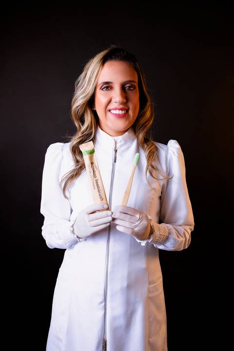 Ensaio Corporativo. Fotos Corporativas. estética. Fotos profissionais. Dra Flávia. Fotos de Estúdio. Bom Despacho. Renata Bridges'