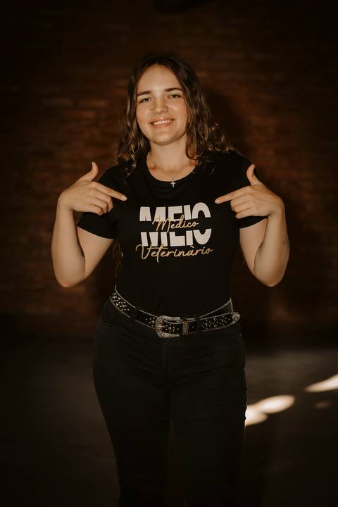 Ensaio feminino. medicina veterinária. médica veterinária. fotos externas. fotos de médica. renata bridges photo. bom despacho'