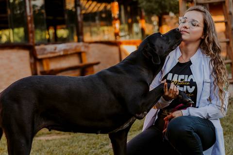Ensaio feminino. medicina veterinária. médica veterinária. fotos externas. fotos de médica. renata bridges photo. bom despacho'