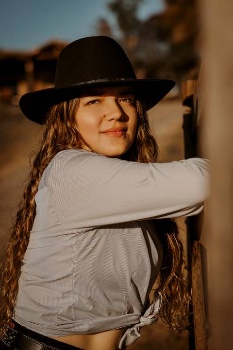 Ensaio feminino. medicina veterinária. médica veterinária. fotos externas. fotos de médica. renata bridges photo. bom despacho'