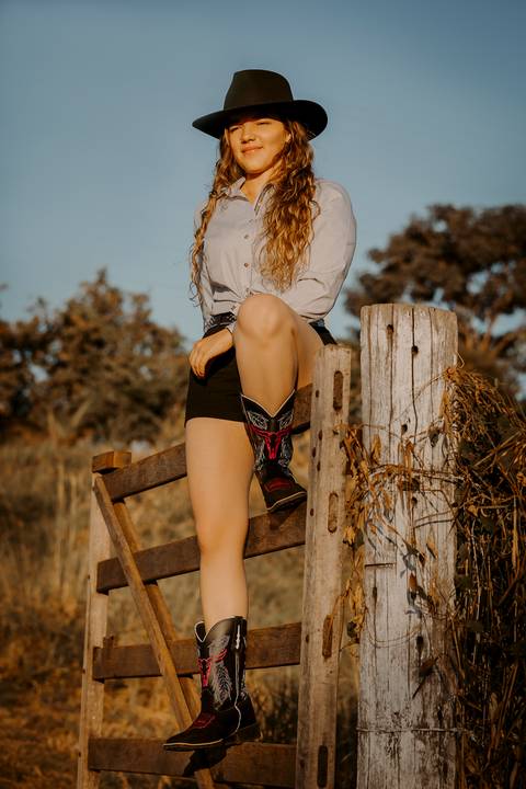 Ensaio feminino. medicina veterinária. médica veterinária. fotos externas. fotos de médica. renata bridges photo. bom despacho'