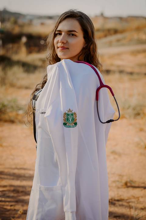 Ensaio feminino. medicina veterinária. médica veterinária. fotos externas. fotos de médica. renata bridges photo. bom despacho'