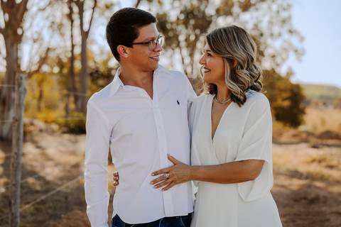 Ensaio de Família. Foto com filhos. Fotos na natureza. Ensaio de aniversário. Fotos de aniversário. Fotos em Bom Despacho. Renata Bridges.'