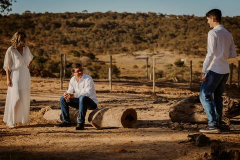 Ensaio de Família. Foto com filhos. Fotos na natureza. Ensaio de aniversário. Fotos de aniversário. Fotos em Bom Despacho. Renata Bridges.'