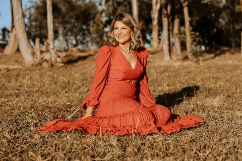 Ensaio de Família. Foto com filhos. Fotos na natureza. Ensaio de aniversário. Fotos de aniversário. Fotos em Bom Despacho. Renata Bridges.'