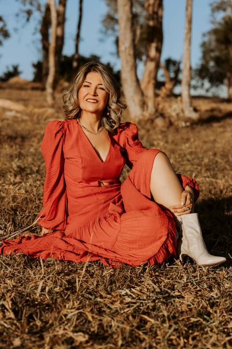 Ensaio de Família. Foto com filhos. Fotos na natureza. Ensaio de aniversário. Fotos de aniversário. Fotos em Bom Despacho. Renata Bridges.'