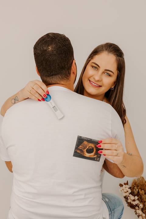 Ensaio Feminino. Ensaio de Gestante. Bom Despacho. Fotos de estúdio. Renata Bridges Chá revelação'