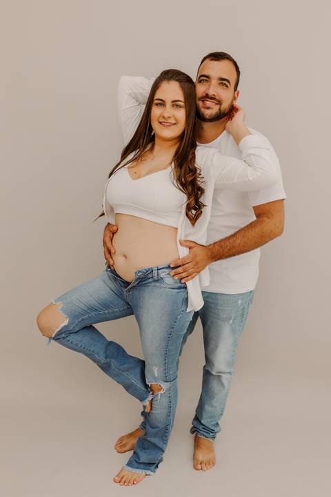 Ensaio Feminino. Ensaio de Gestante. Bom Despacho. Fotos de estúdio. Renata Bridges Chá revelação'