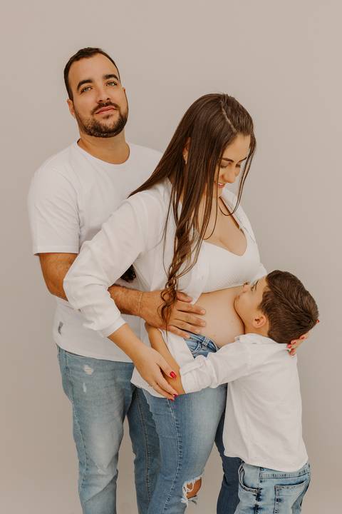 Ensaio Feminino. Ensaio de Gestante. Bom Despacho. Fotos de estúdio. Renata Bridges Chá revelação'