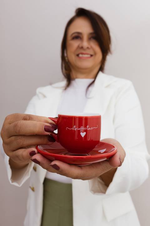 Ensaio Corporativo. Ensaio de marca pessoa. Fotos de estúdio em bom despacho. Renata Bridges Photo.'