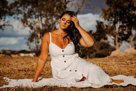 Ensaio feminino. ensaio feminino externo. ensaio na natureza. fotos femininas. fotos mulheres maduras. renata bridges photo. bom despacho'