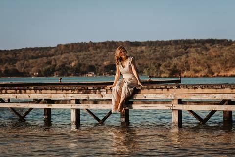 Ensaio feminino. Fotos de família. dom erminio. brasília. distrito federal. lago paranoá. vestido branco. natureza. foto ar livre. renata bridges.'