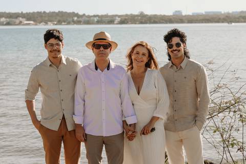 Ensaio feminino. Fotos de família. dom erminio. brasília. distrito federal. lago paranoá. vestido branco. natureza. foto ar livre. renata bridges.'