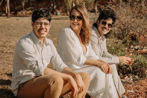 Ensaio feminino. Fotos de família. dom erminio. brasília. distrito federal. lago paranoá. vestido branco. natureza. foto ar livre. renata bridges.'