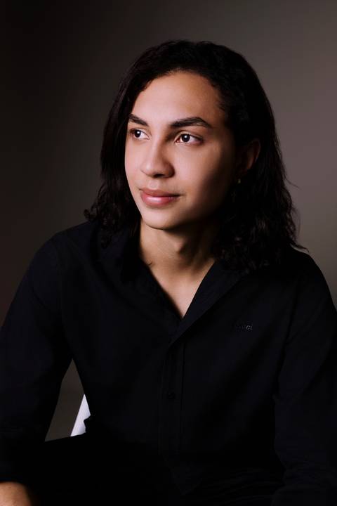 Fotos corporativas. Fotos de estúdio. Roupa preta. Dentista. botox. renata bridges.'