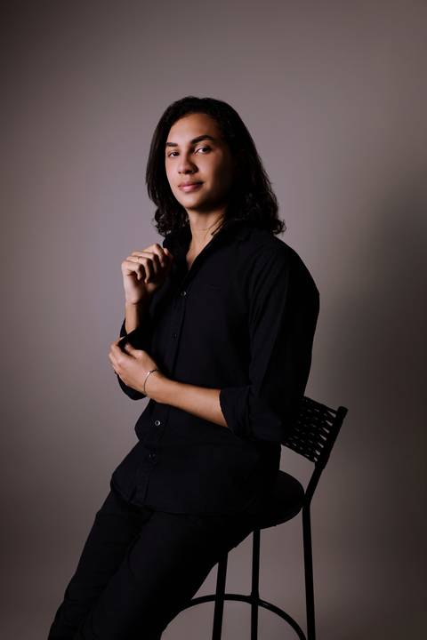 Fotos corporativas. Fotos de estúdio. Roupa preta. Dentista. botox. renata bridges.'