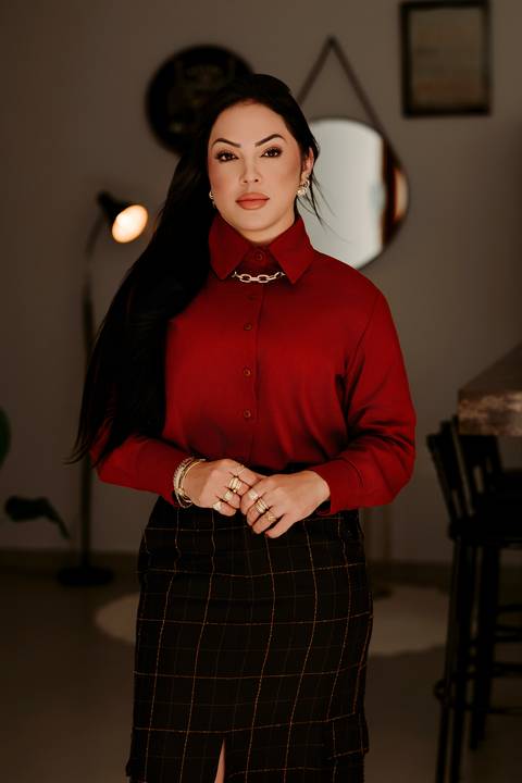 Lais vidal terracota ensaio corporativo estúdio marca pessoal feminino morena cabelo preto'