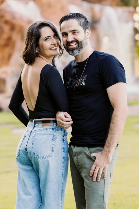 ensaio família sobrinho sobrinha filhos pais irmãos cunhada natureza árvore tarde sol renata bridges photo preto e branco foto colorida moema minas gerais '