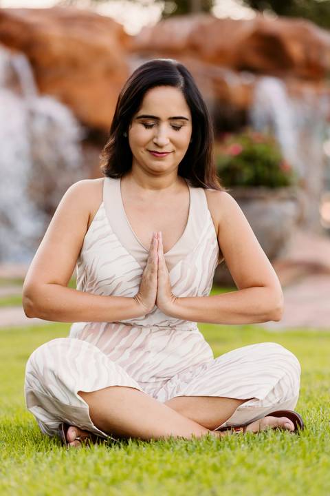 ensaio família sobrinho sobrinha filhos pais irmãos cunhada natureza árvore tarde sol renata bridges photo preto e branco foto colorida moema minas gerais '