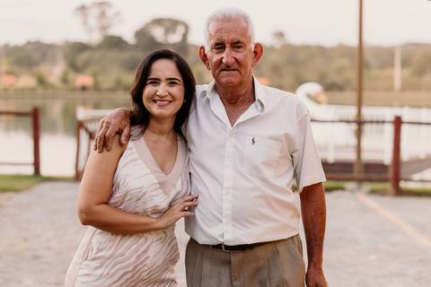 ensaio família sobrinho sobrinha filhos pais irmãos cunhada natureza árvore tarde sol renata bridges photo preto e branco foto colorida moema minas gerais '