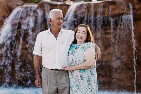 ensaio família sobrinho sobrinha filhos pais irmãos cunhada natureza árvore tarde sol renata bridges photo preto e branco foto colorida moema minas gerais '