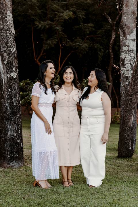 ensaio família sobrinho sobrinha filhos pais irmãos cunhada natureza árvore tarde sol renata bridges photo preto e branco foto colorida moema minas gerais '