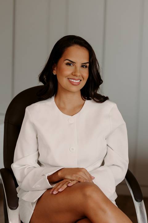 Ensaio marca pessoal bom despacho corporativo roupa preta terninho em casa renata bridges photo bd mg'