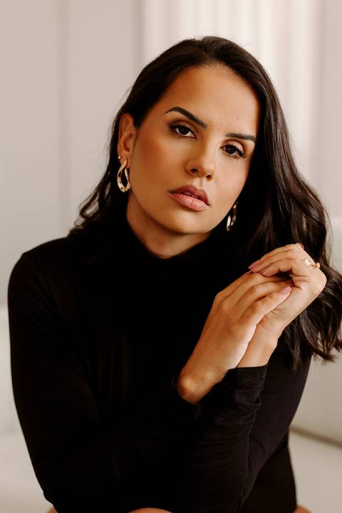 Ensaio marca pessoal bom despacho corporativo roupa preta terninho em casa renata bridges photo bd mg'