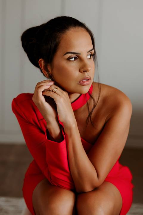 Ensaio marca pessoal bom despacho corporativo roupa preta terninho em casa renata bridges photo bd mg'