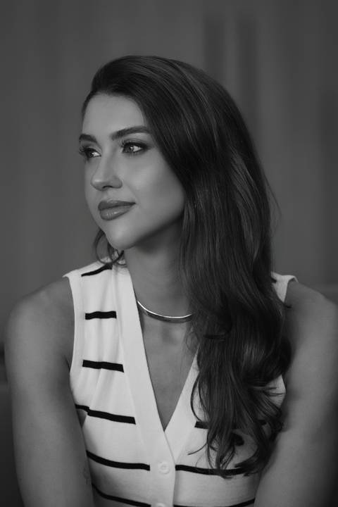 lara rates marília leve estética renata bridges. marca pessoal. bom despacho. fotos elegantes em casa. melhor fotógrafa de bom despacho. referência em marca pessoal e posicionamento de imagem '