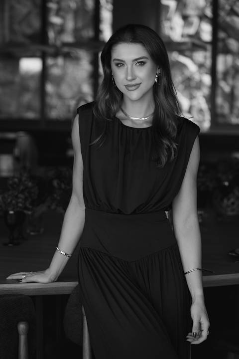 lara rates marília leve estética renata bridges. marca pessoal. bom despacho. fotos elegantes em casa. melhor fotógrafa de bom despacho. referência em marca pessoal e posicionamento de imagem '