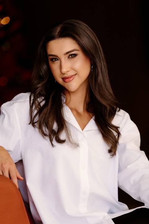 lara rates marília leve estética renata bridges. marca pessoal. bom despacho. fotos elegantes em casa. melhor fotógrafa de bom despacho. referência em marca pessoal e posicionamento de imagem '