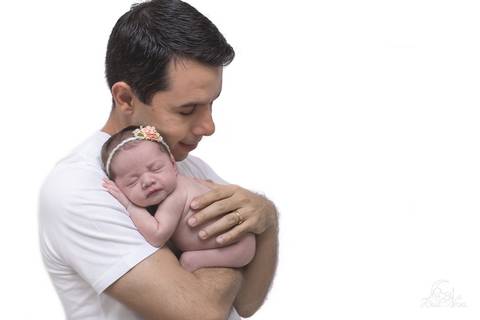 newborn recem nascido no colo do papai menina brasília'