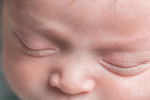 detalhe macro dos cílios, nariz no ensaio newborn recem nascido do Davi brasilia'