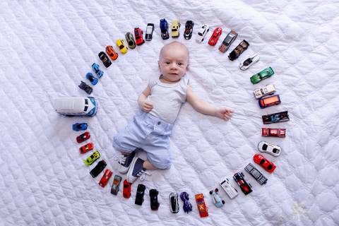 brasilia fotógrafa brasília df distrito federal baby bebe book melhor franco letícia lifestyle 1 mês mamãe mãe amametando na cama deitada
'