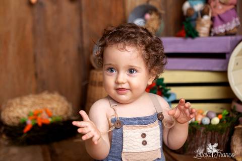 ensaio de páscoa em brasilia leticia franco fotografia df lago sul jardim botanico candy colors coelhos orelha de coelho acompanhamento bebe baby book primeiro ano milestones '