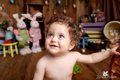 ensaio de páscoa em brasilia leticia franco fotografia df lago sul jardim botanico candy colors coelhos orelha de coelho acompanhamento bebe baby book primeiro ano milestones '