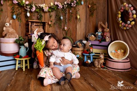 ensaio de páscoa em brasilia leticia franco fotografia df lago sul jardim botanico candy colors coelhos orelha de coelho acompanhamento bebe baby book primeiro ano milestones '