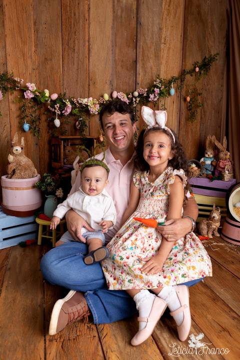 ensaio de páscoa em brasilia leticia franco fotografia df lago sul jardim botanico candy colors coelhos orelha de coelho acompanhamento bebe baby book primeiro ano milestones '