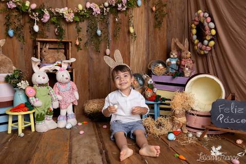 ensaio de páscoa em brasilia leticia franco fotografia df lago sul jardim botanico candy colors coelhos orelha de coelho acompanhamento bebe baby book primeiro ano milestones 
'